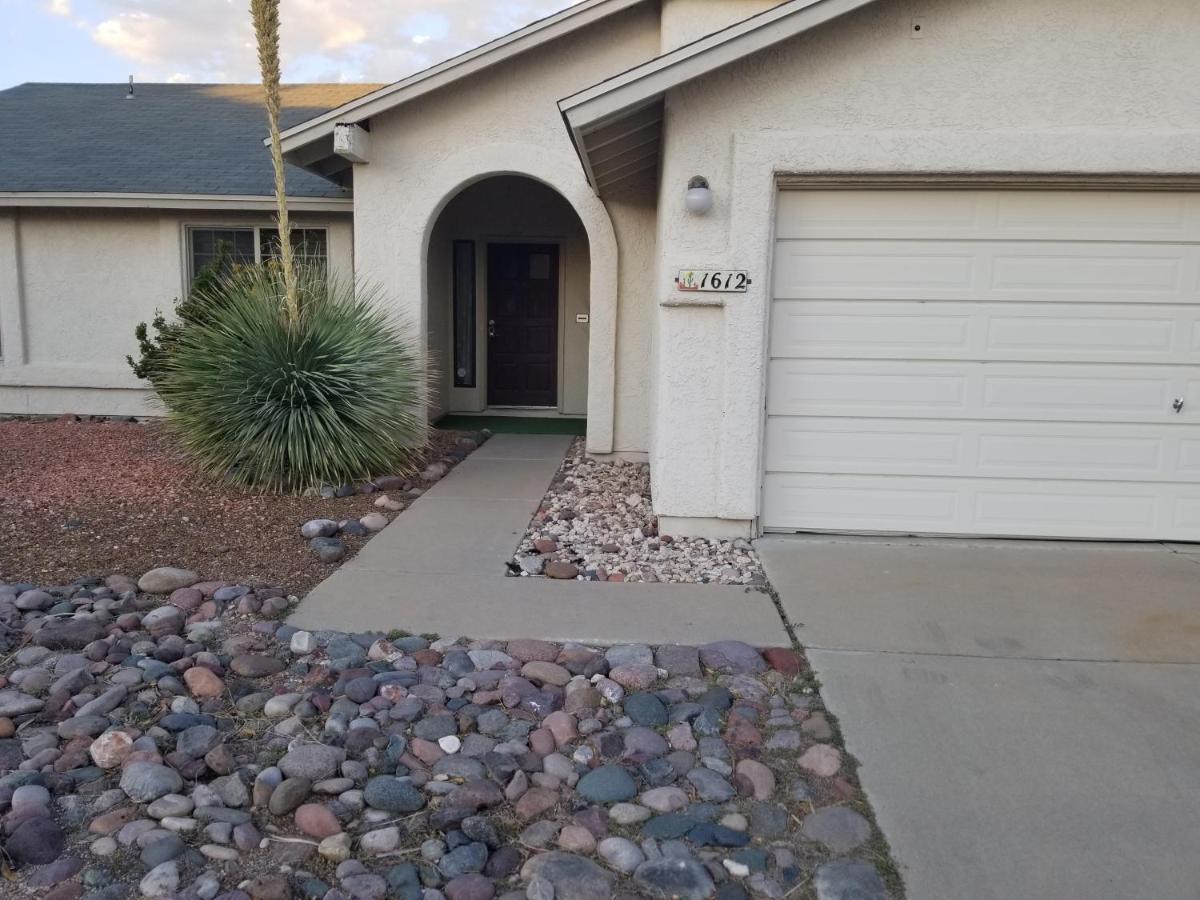 Quiet Neighborhood Off La Canada Tucson Exterior photo